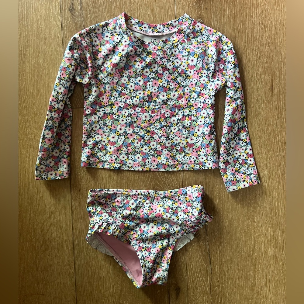 Gap kids ruffle rash guard 2 piece